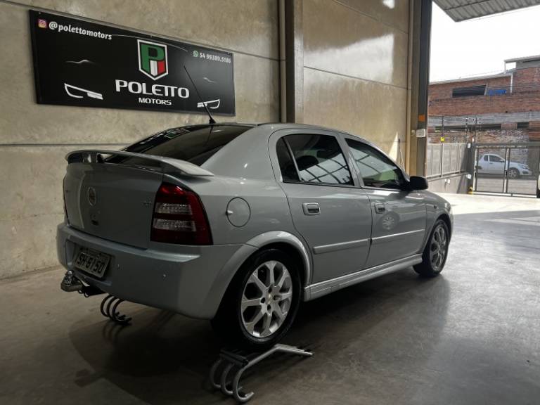 CHEVROLET - ASTRA - 2011/2011 - Prata - R$ 40.900,00