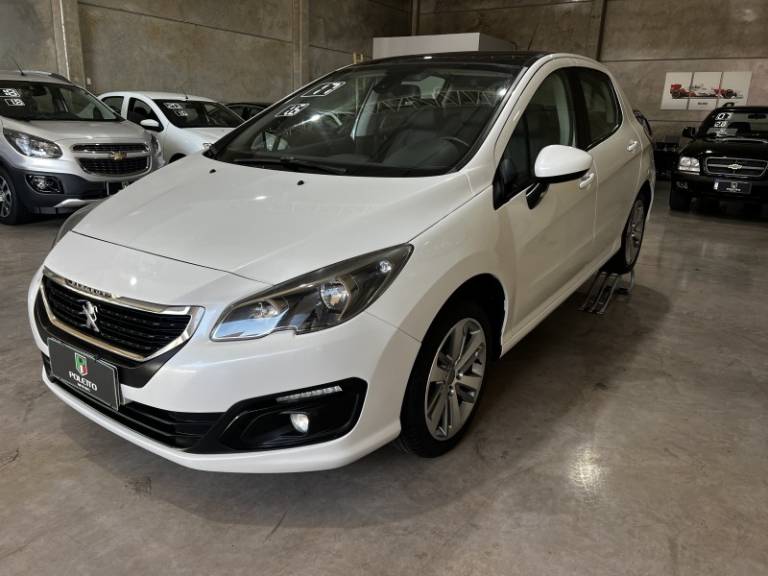 PEUGEOT - 308 - 2017/2017 - Branca - R$ 60.900,00