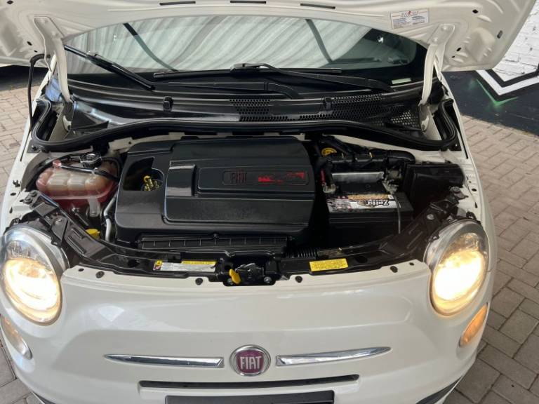 FIAT - 500 - 2011/2012 - Branca - R$ 40.900,00