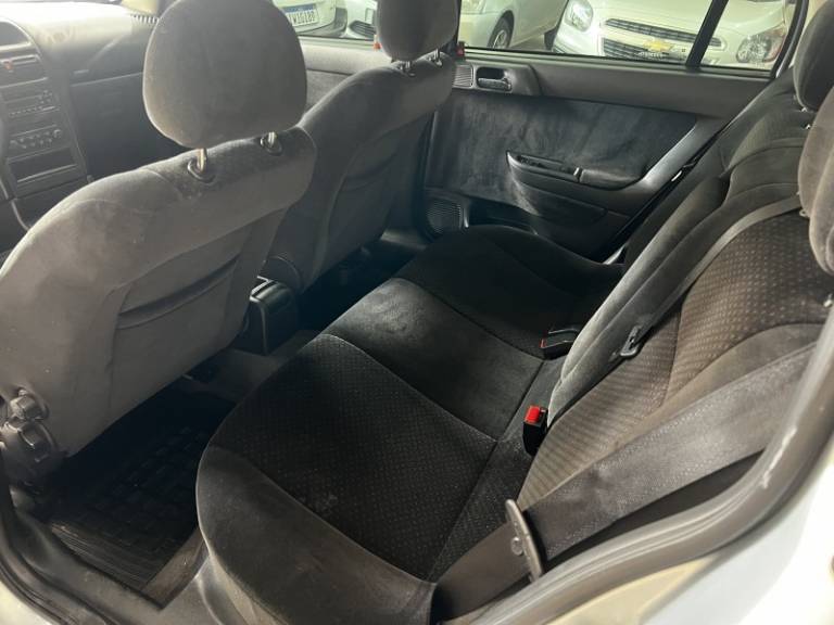 CHEVROLET - ASTRA - 2011/2011 - Prata - R$ 40.900,00
