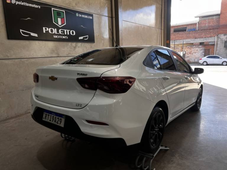 CHEVROLET - ONIX - 2022/2022 - Branca - R$ 76.900,00