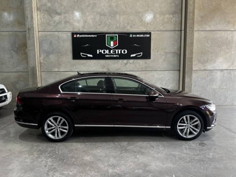 VOLKSWAGEN - PASSAT - 2018/2018 - Vermelha - R$ 129.900,00