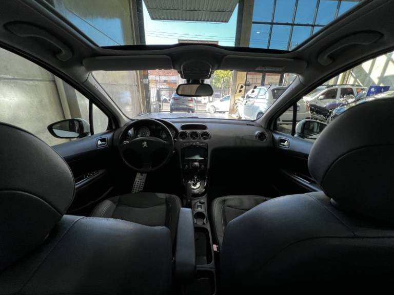 PEUGEOT - 308 - 2017/2017 - Branca - R$ 60.900,00
