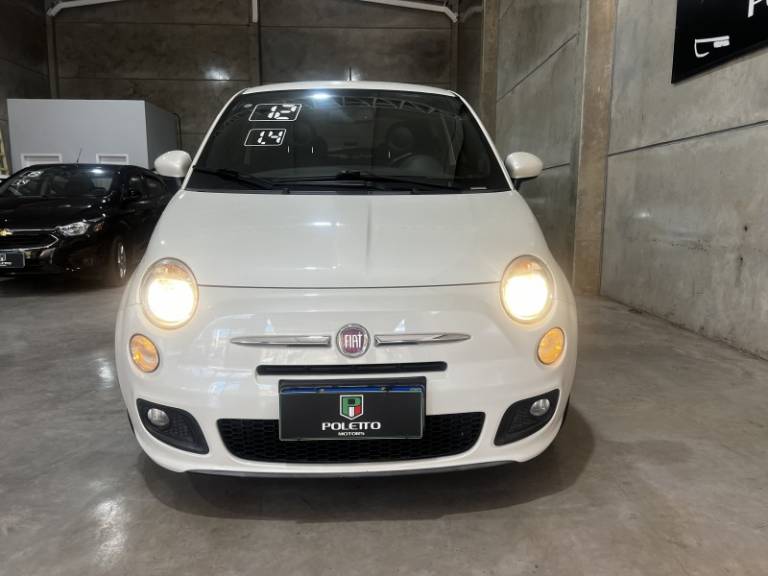 FIAT - 500 - 2011/2012 - Branca - R$ 40.900,00