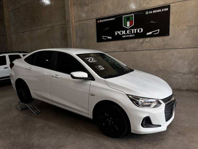 CHEVROLET - ONIX - 2022/2022 - Branca - R$ 76.900,00