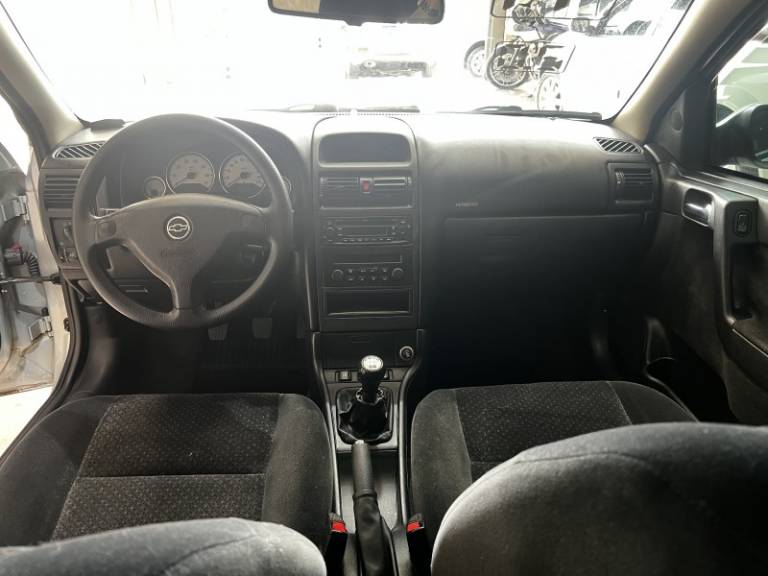 CHEVROLET - ASTRA - 2011/2011 - Prata - R$ 40.900,00
