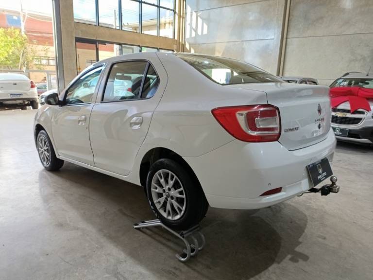 RENAULT - LOGAN - 2020/2020 - Branca - R$ 57.900,00