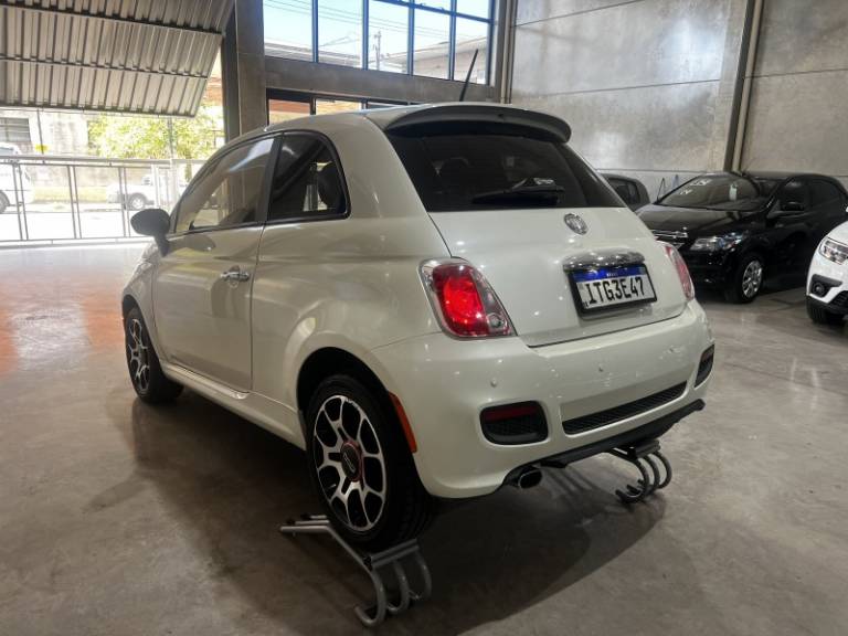 FIAT - 500 - 2011/2012 - Branca - R$ 40.900,00