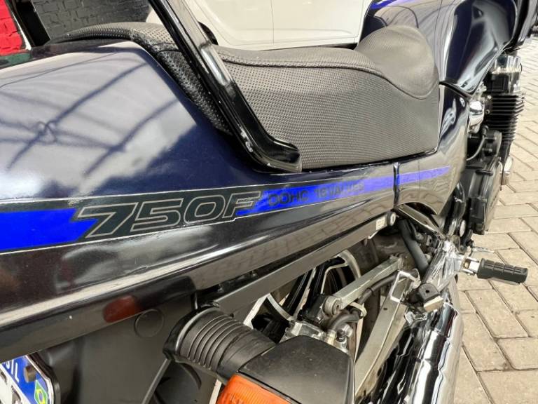 HONDA - CBX 750 - 1989/1990 - Azul - R$ 42.900,00