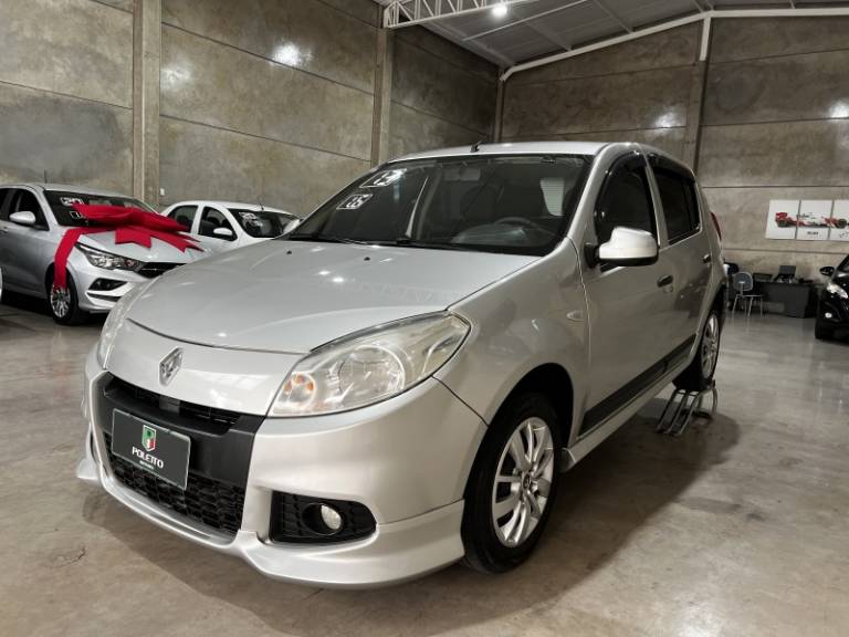 RENAULT - SANDERO - 2013/2013 - Prata - R$ 34.900,00
