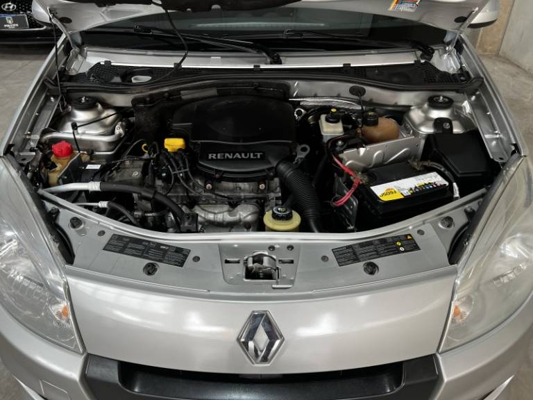 RENAULT - SANDERO - 2013/2013 - Prata - R$ 34.900,00