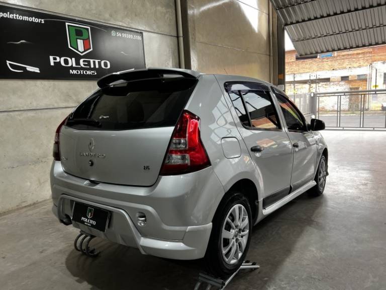 RENAULT - SANDERO - 2013/2013 - Prata - R$ 34.900,00