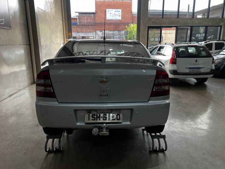 CHEVROLET - ASTRA - 2011/2011 - Prata - R$ 40.900,00