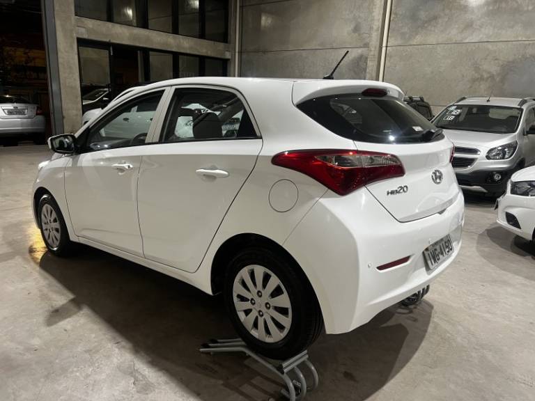 HYUNDAI - HB20 - 2015/2015 - Branca - R$ 44.900,00
