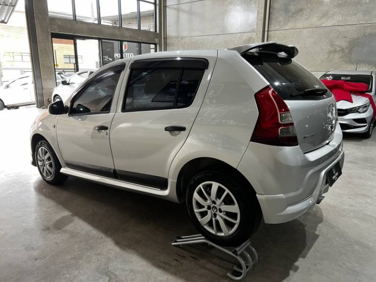RENAULT - SANDERO - 2013/2013 - Prata - R$ 34.900,00
