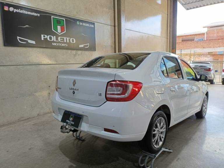 RENAULT - LOGAN - 2020/2020 - Branca - R$ 57.900,00